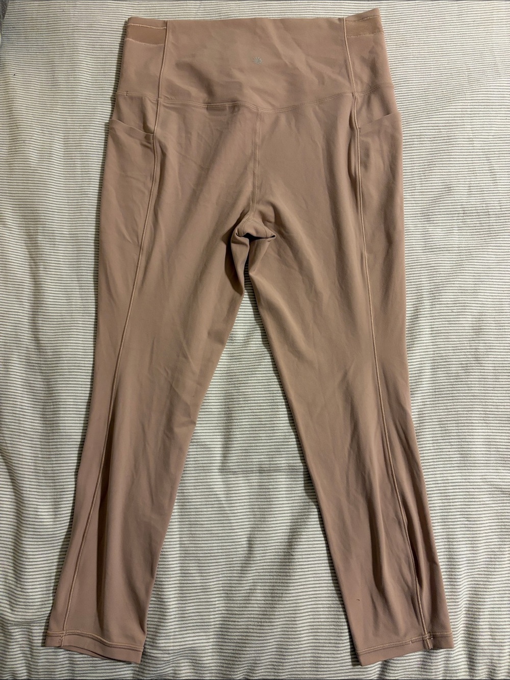 Athleta Salutation Stash High Rise Mesh Crossover 7/8 Leggings - Mocha Latte - L - Picture 6 of 7